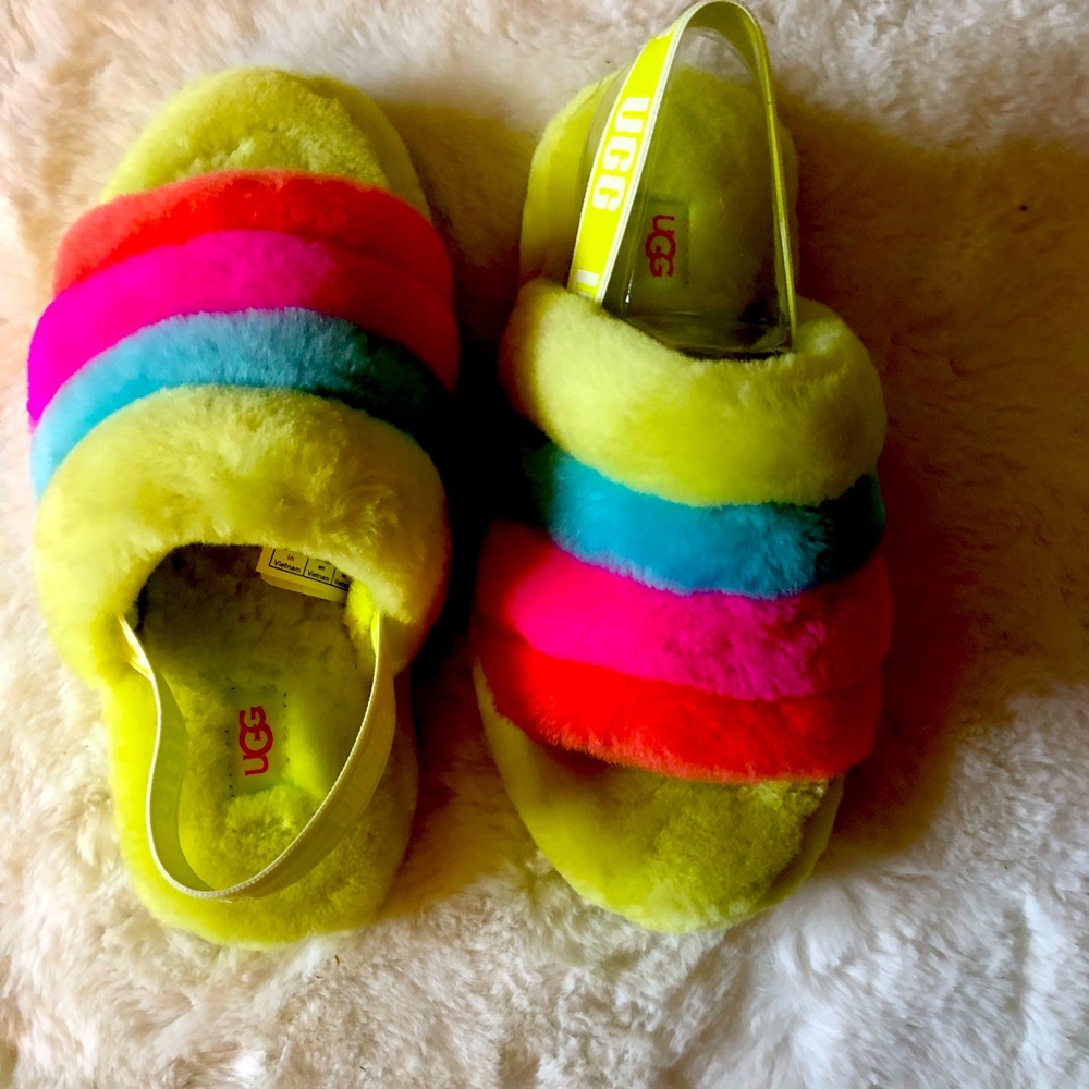 Uggs- Girls NWT Fluff Slides Size 4.5. Never worn in original box.